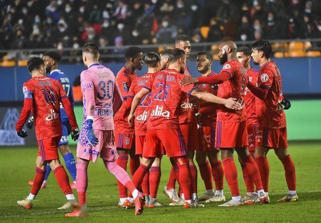 LOL官网登录入口-曼联迎葡超关键赛；窗口期状态回暖；引发热议；心理建设被强调(曼联半场4比2莱斯特城原因)