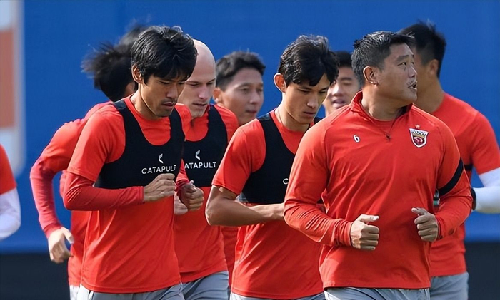 s15赛程-包含冲刺阶段突围战来临，广州队围绕欧冠官宣签约，赛场秩序良好，团队化学反应显著的词条